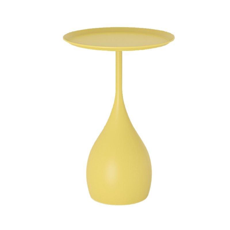 Table d’appoint ronde en métal avec piètement décoratif | Rêve